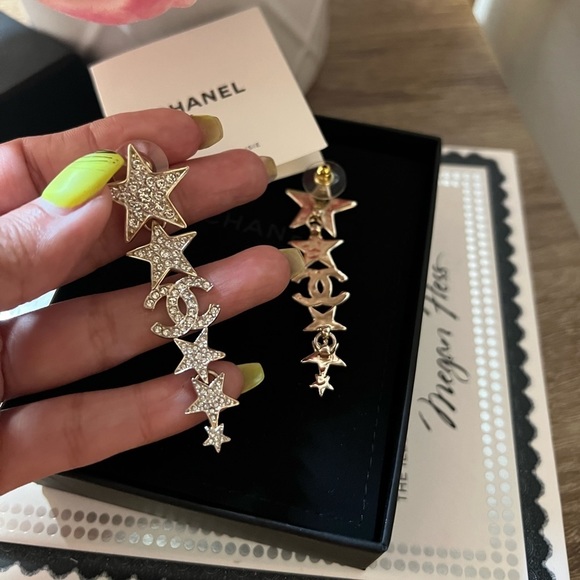 Chanel 2023 Crystal CC Star Drop Earrings - Picture 3 of 11